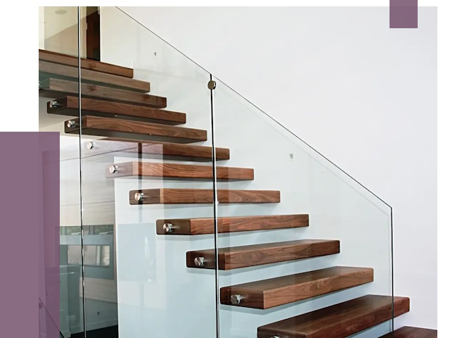 Стеклянные перила для лестницы в Новокуйбышевске от 14851 руб.