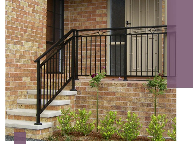 Уличные перила из металла под ключ в Новокуйбышевске