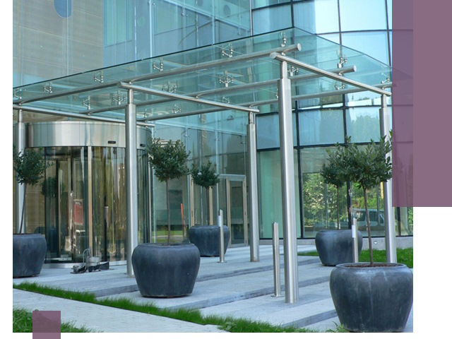 Навесы из стекла на заказ в Новокуйбышевске — монтаж и установка